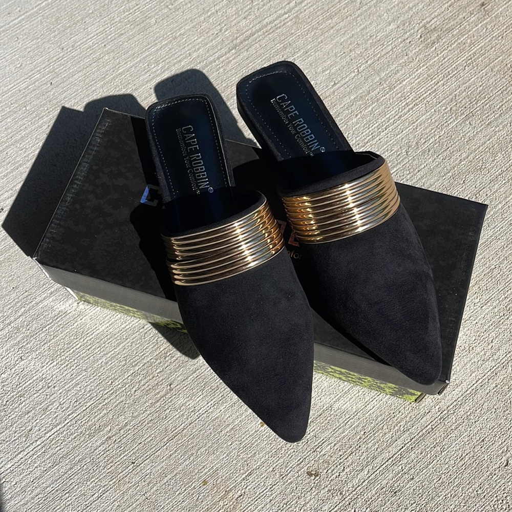 NIB Cape Robbin Black Slip On Ballet Flats Mules with Gold Accent - Size 6.5 & 7